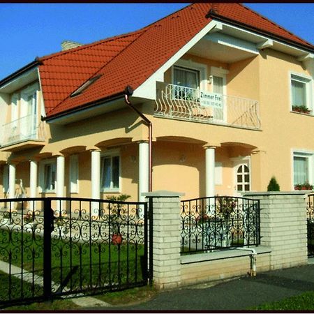 Erika Vendeghaz Hotel Bük Екстериор снимка