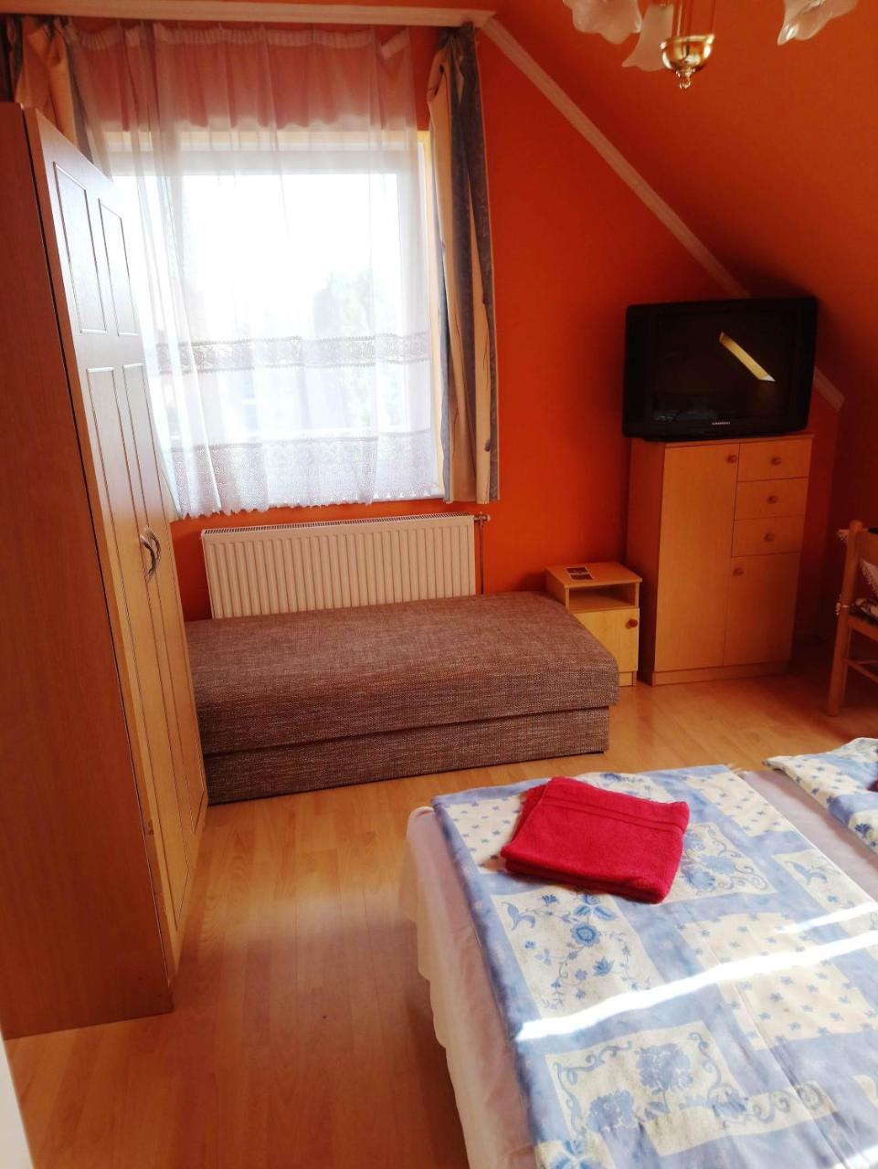 Erika Vendeghaz Hotel Bük Екстериор снимка